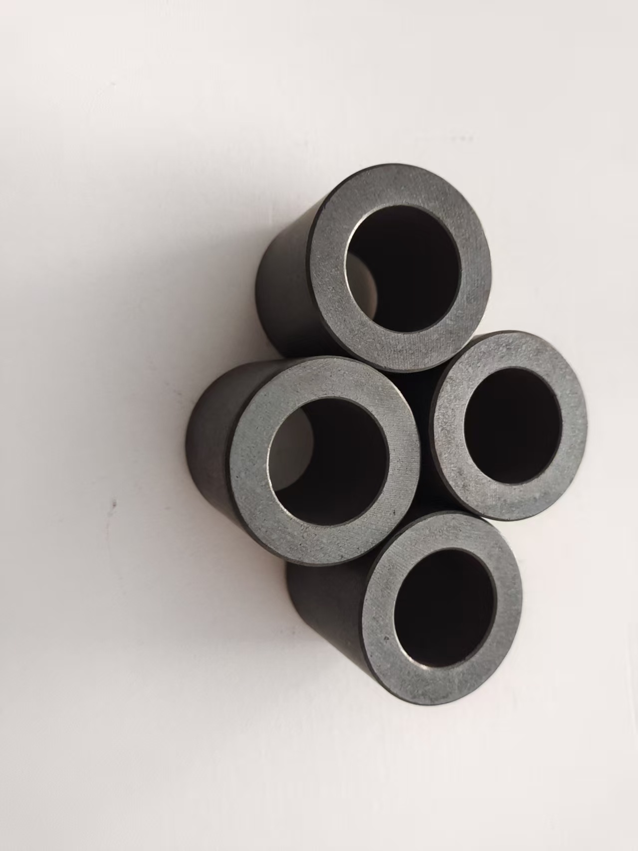 সর্বশেষ কোম্পানি ব্লগ সম্পর্কে স্পিকার ভয়েস কয়েল ম্যাগনেটিক সার্কিট অপ্টিমাইজেশন: ফেরাইট রিং ম্যাগনেটে ফ্লাক্স ডিস্ট্রিবিউশন ইউনিফর্মিটির জন্য ডিজাইন গাইড